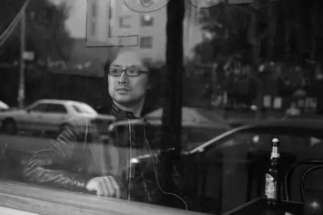 春天里钢琴谱 汪峰 人生之路蜿蜒曲折，多想在春天的气息下享受片刻的闲暇10