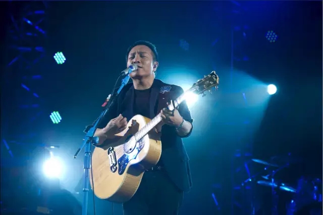 生活不止眼前的苟且吉他谱-许巍 还有诗和远方的田野6