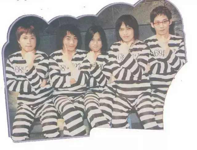 后青春的诗尤克里里谱-五月天 落花铺陈一片红色地毯2